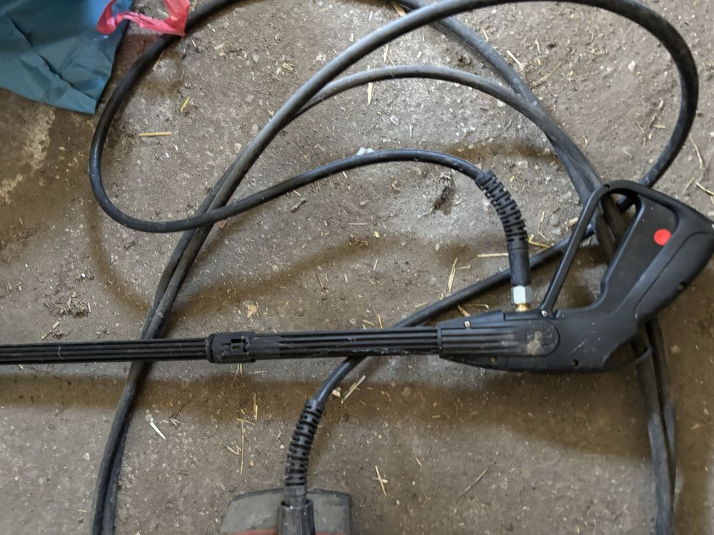 Myjka ciśnieniowa wyskociśnieniowa Black Decker PW1400