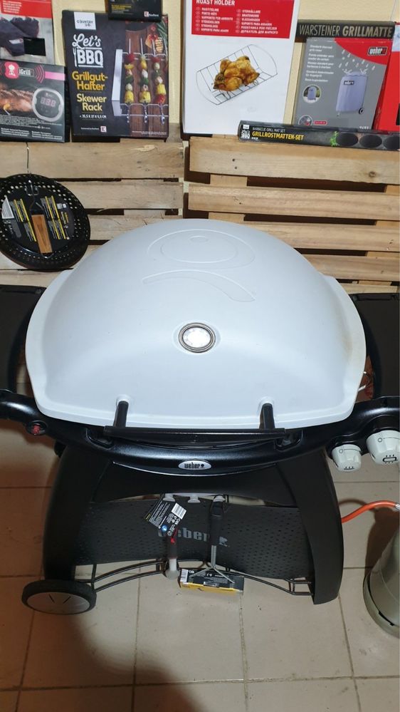 Газовий гриль Weber Q3200