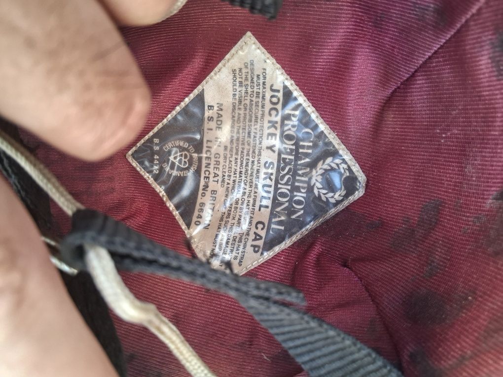 Capacete de equitação antigo, profissional