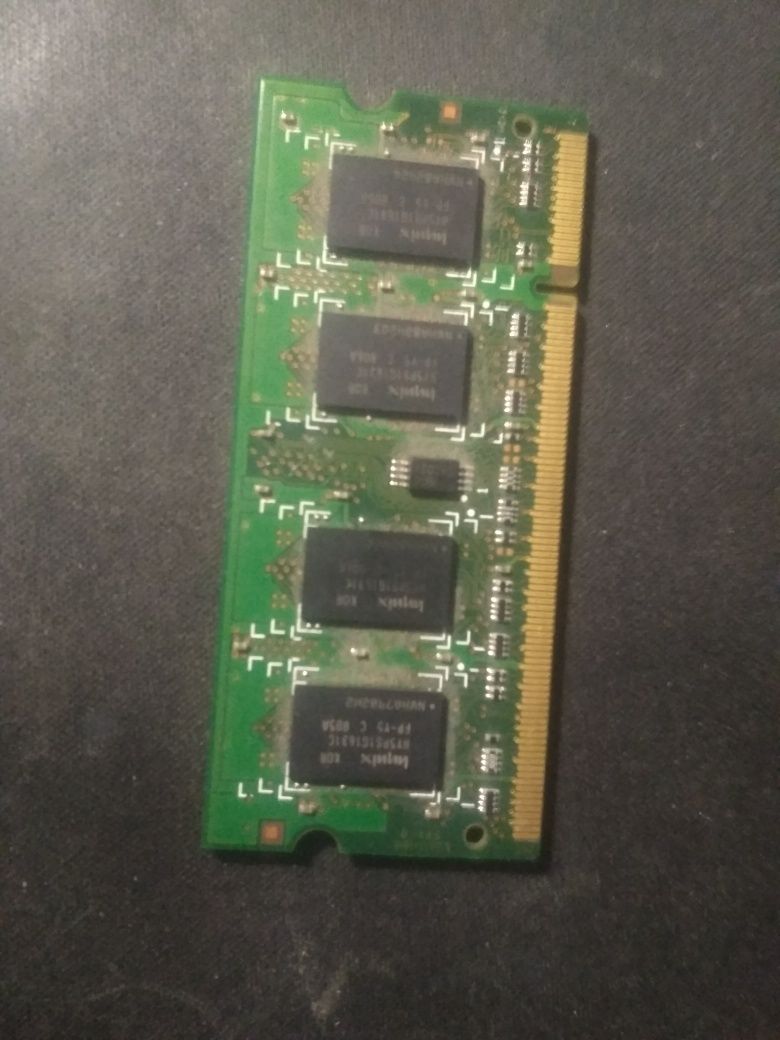 Оперативна пам'ять 1 ГБ, DDR2, поменяю на DDR1 333мГц
