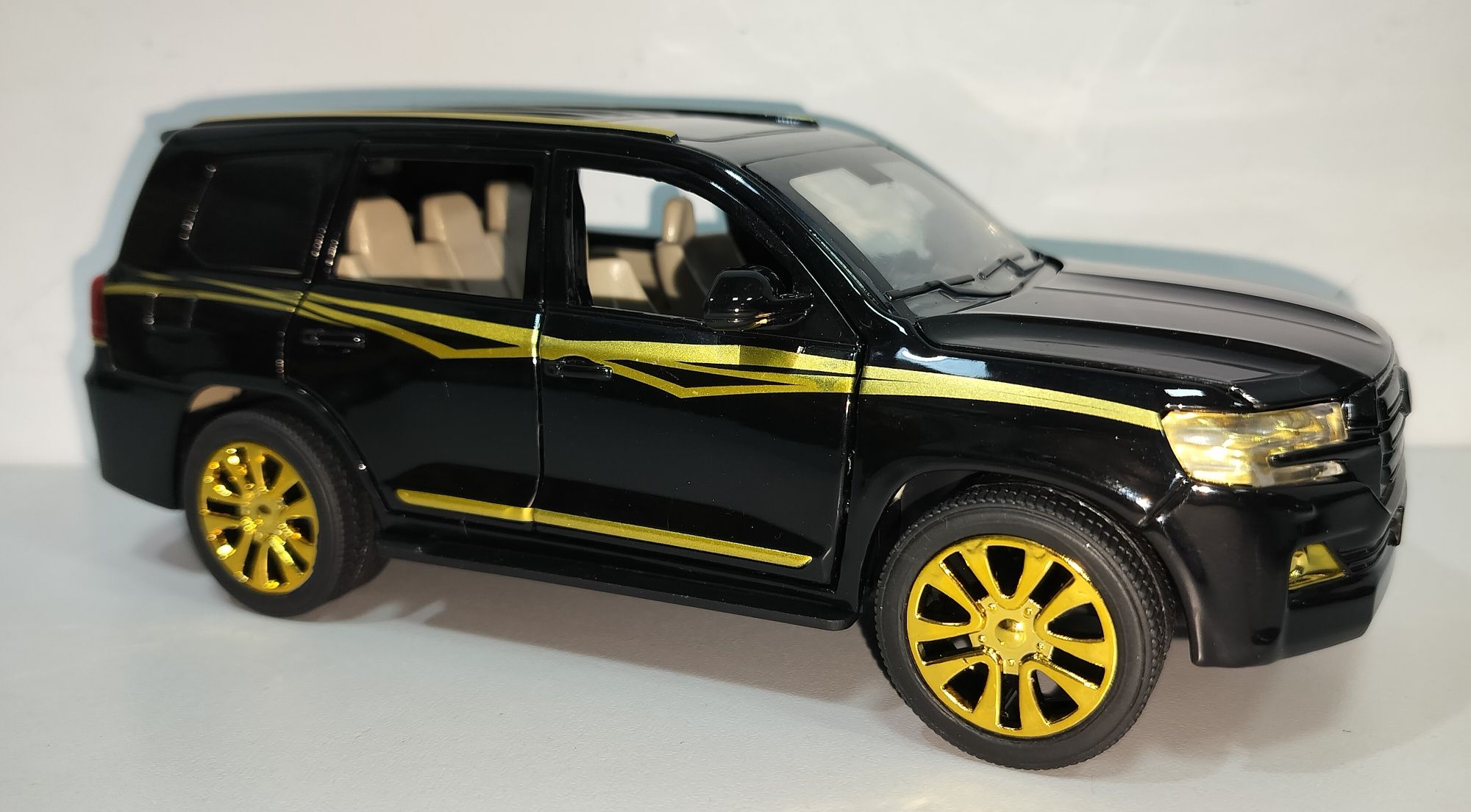 LEXUS LX570 и Toyota Land Cruiser модель 1:24 ТМ АвтоЕксперт Металл