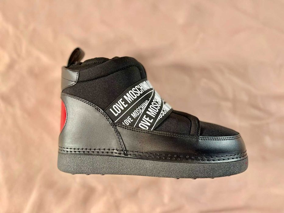 Черевики уггі жіночі зимові Love Moschino оригінал нові 37-38 розмір