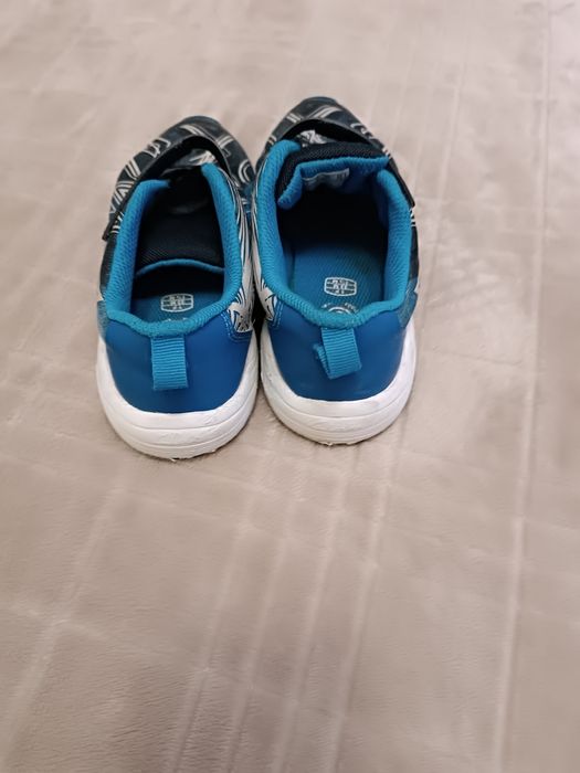 Кросівки на хлопчика 33 розміру