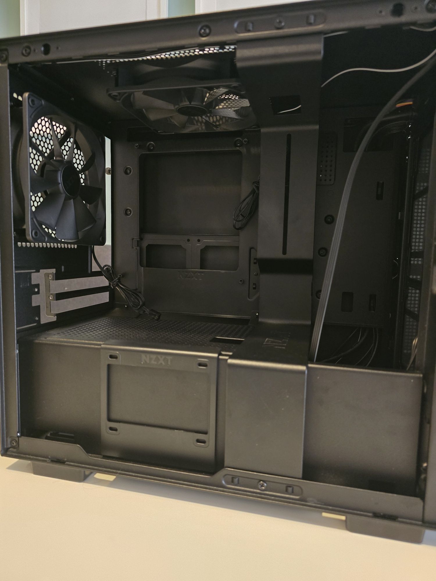 Caixa / gabinete nzxt h210i preto