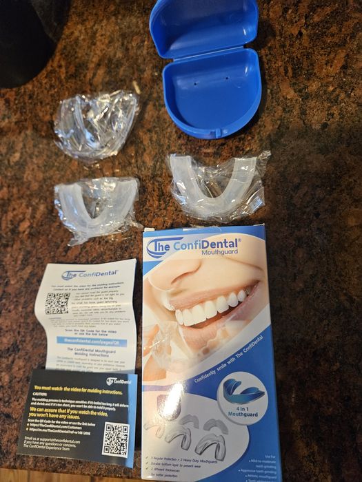 The ConfiDental Mouthguard 4-in-1 / Zestaw 3 szyn relaksacyjnych na br