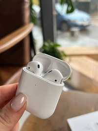 Продам Apple Airpods 2