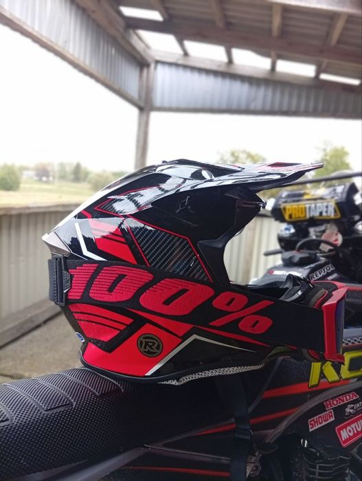 Продам шолом на мотоцикол кросовий