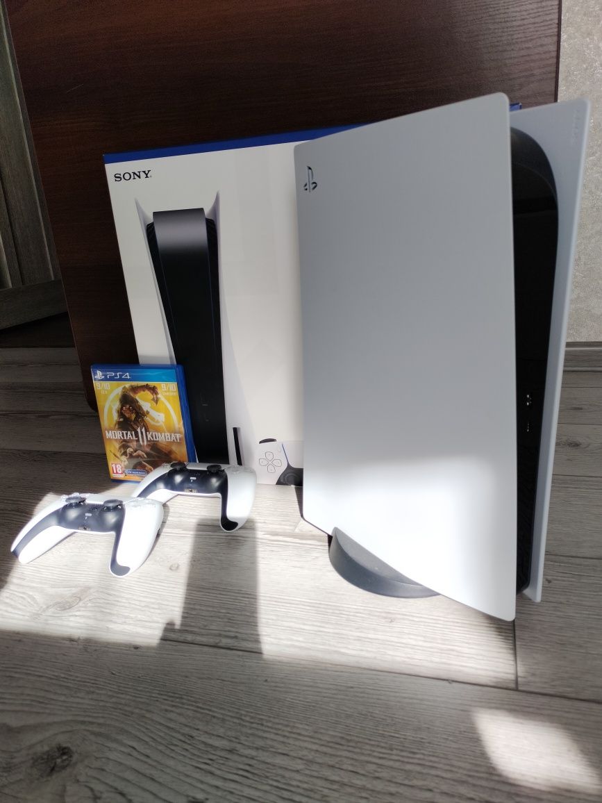 Playstation 5 + 2 Gamepad + Mortal Combat 11