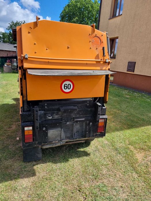 Maszyna do czyszczenia ulic (zamiatarka) PIETSCH K1500