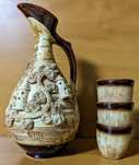 Кувшин из глины, глечик с чарками