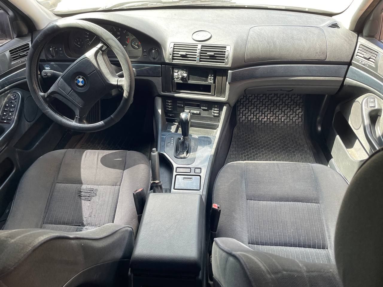 BMW E39 520i 2.0л