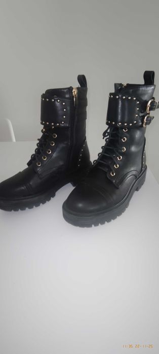 Bota estilo militar