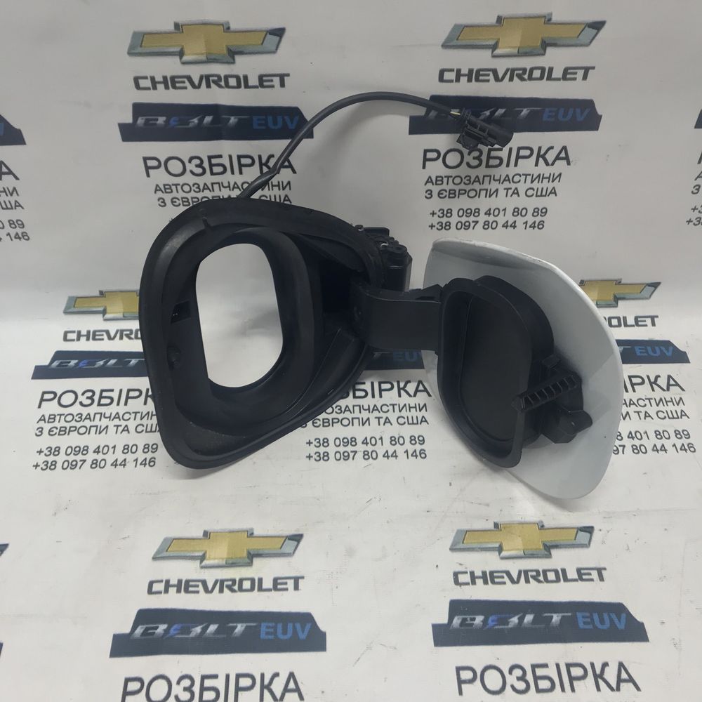 Лючок зарядки Chevrolet Bolt EUV