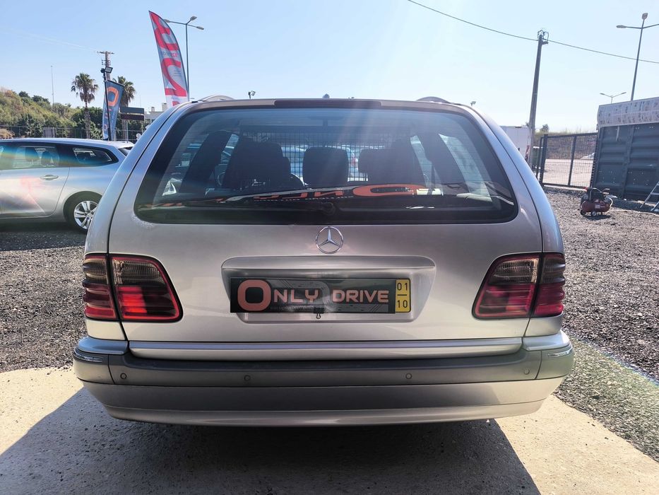 E270 CDI 170cv Elegance cx Aut., 2001