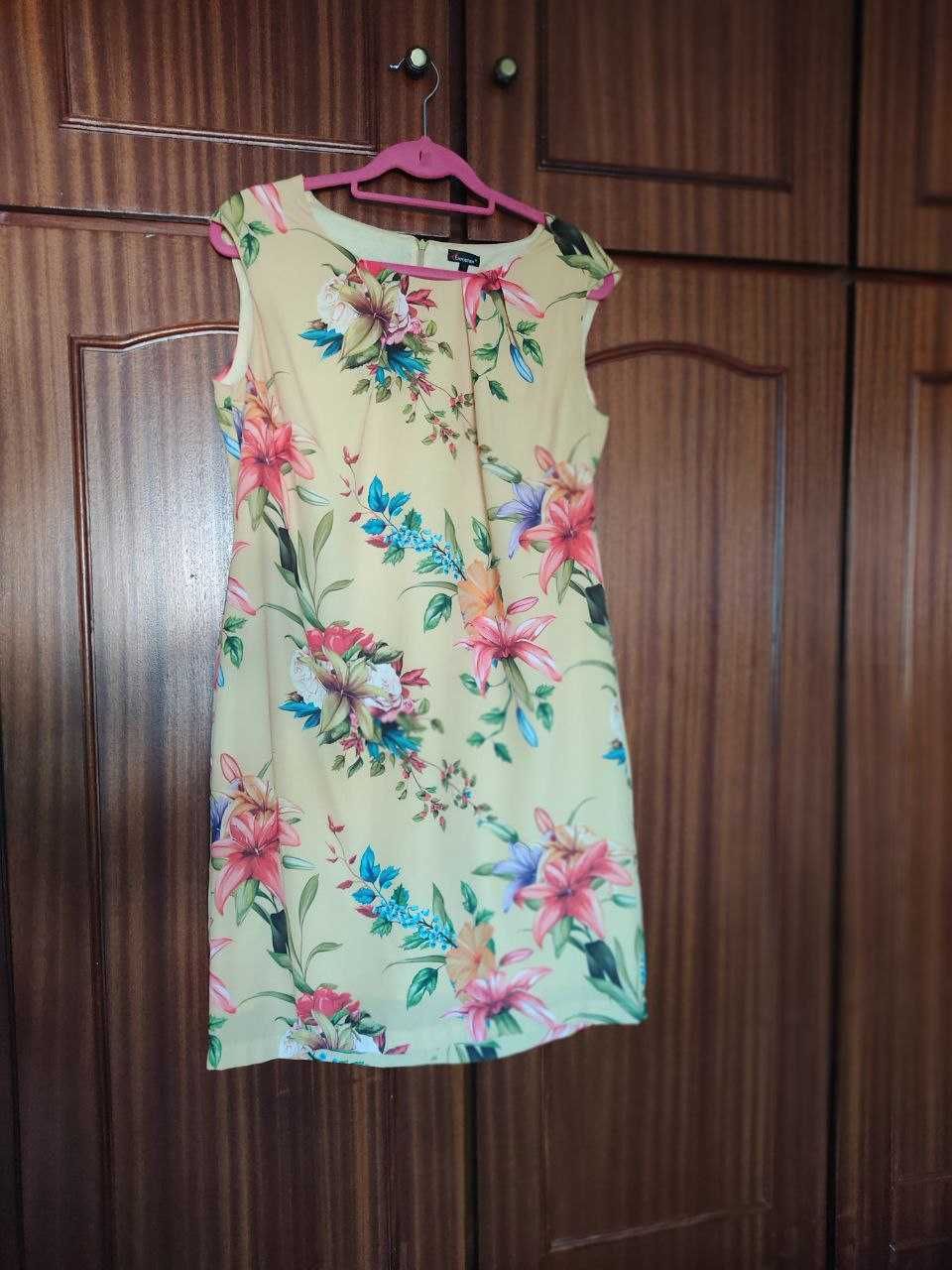 Vestido pelos joelhos NOVO