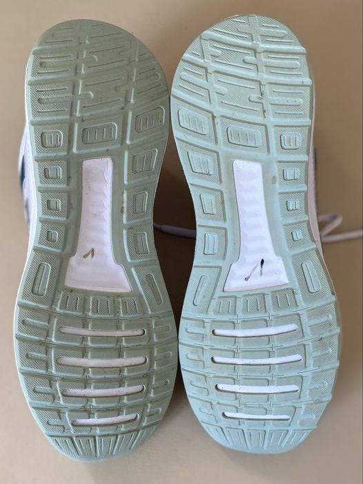 Кросівки Adidas Runfalcon.