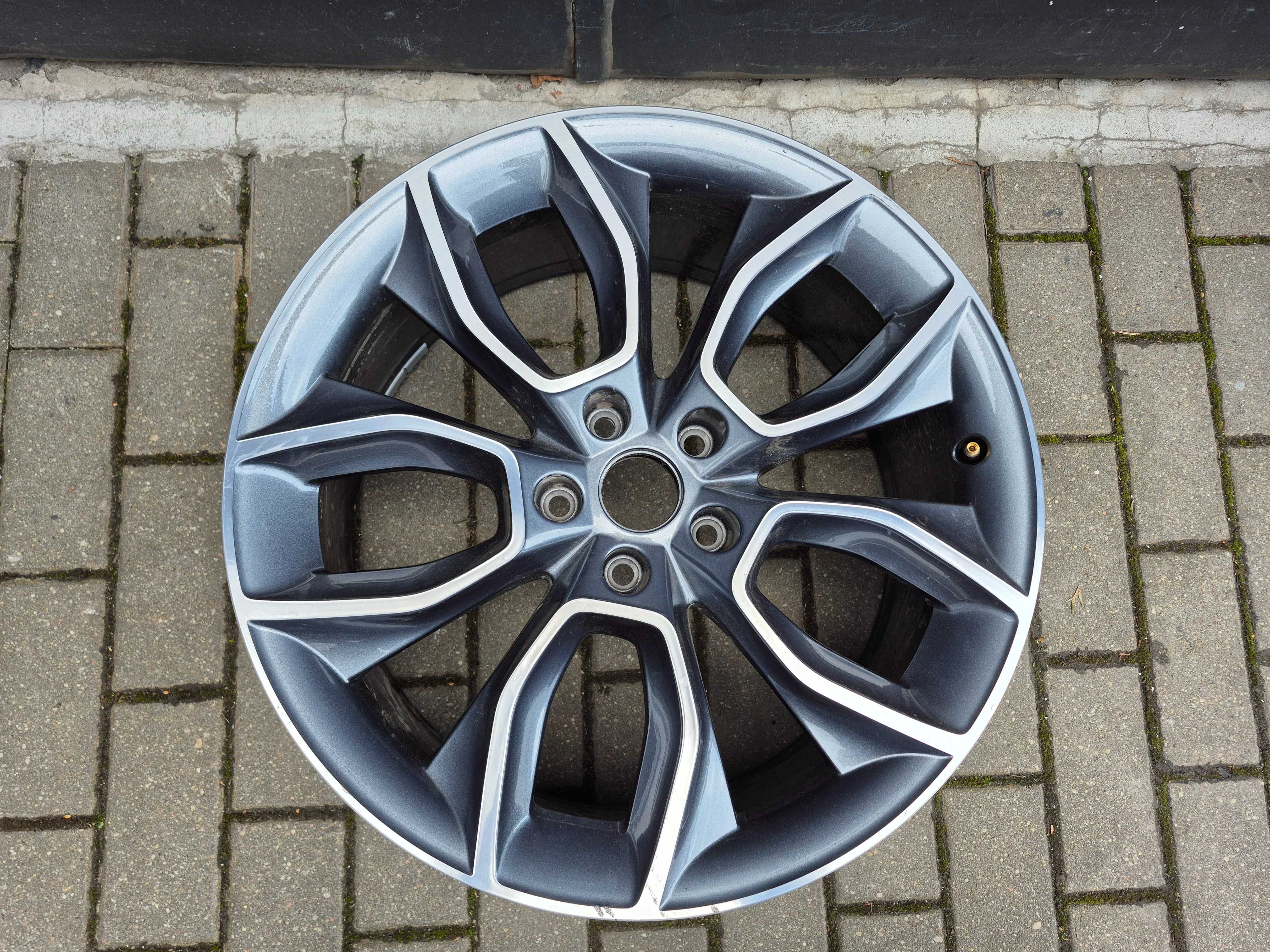 Skoda Superb III (3V) 15- Felga aluminiowa 8.0" x 19" 5x112 ET44