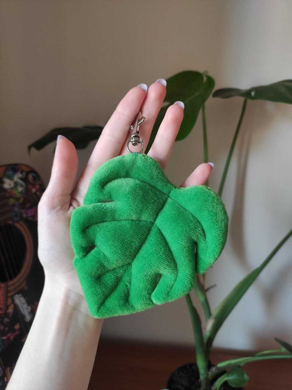 Stylowy brelok w kształcie liścia monstery (HandMade)