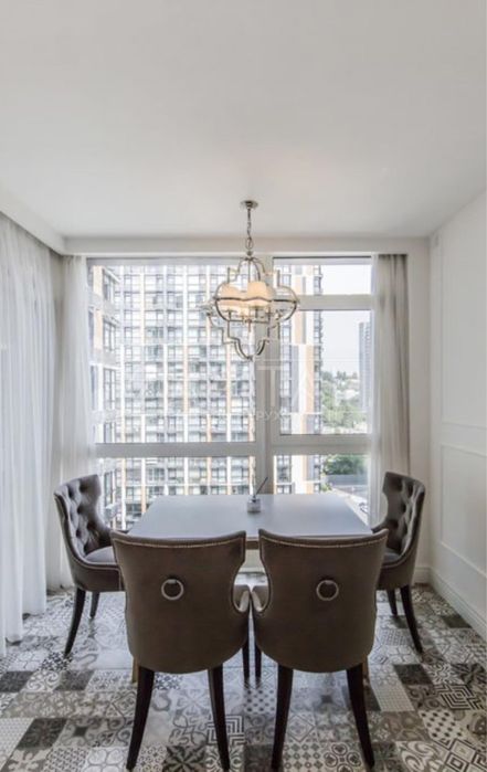 Аренда  4-к квартиры  11 м2 ЖК Французский квартал 2  Центр