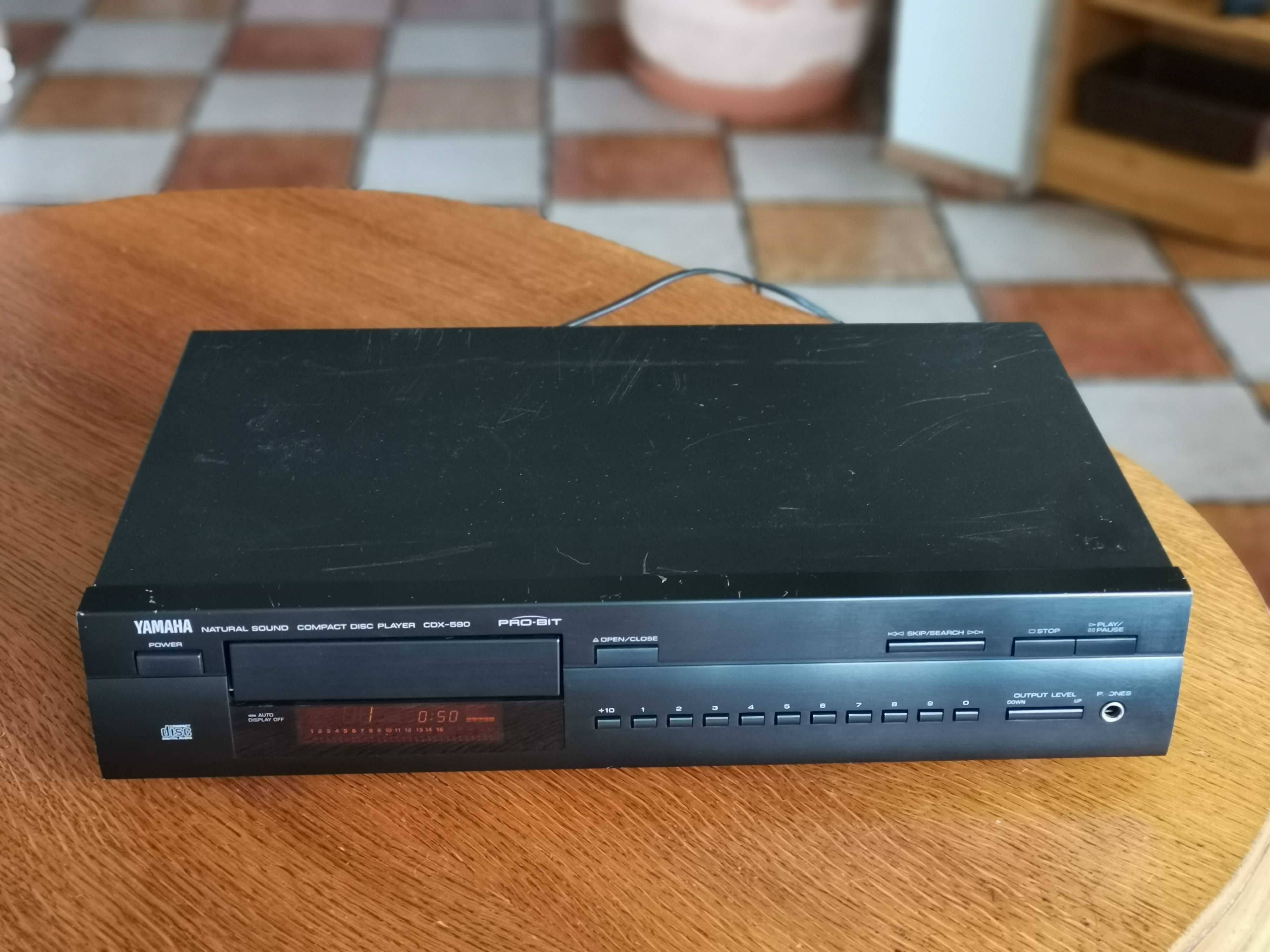 YAMAHA CDX-590 PRO BIT Odtwarzacz płyt CD