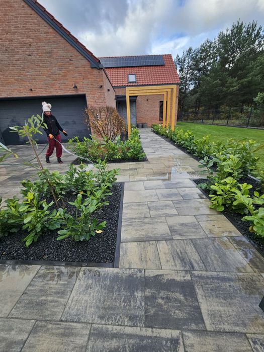 Projektowanie ogrodów Warszawa. Montaż Systemu nawadniającego Warszawa