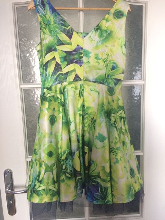 Sukienka satynowa rozkloszowana A&A Collection rozmiar 40