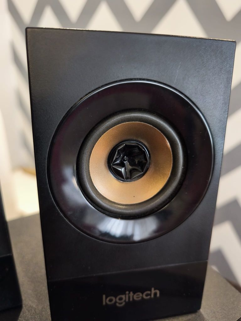 Głośniki Logitech 2.1 Z533