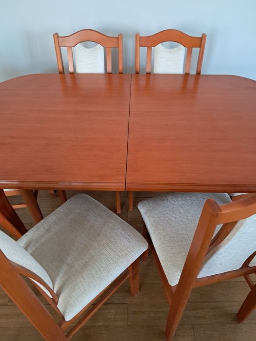 Stol rozkladany 6-10osób  z Krzeslami Calvados.