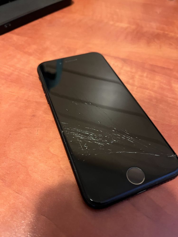 Iphone se2gen, cena do negocjacji