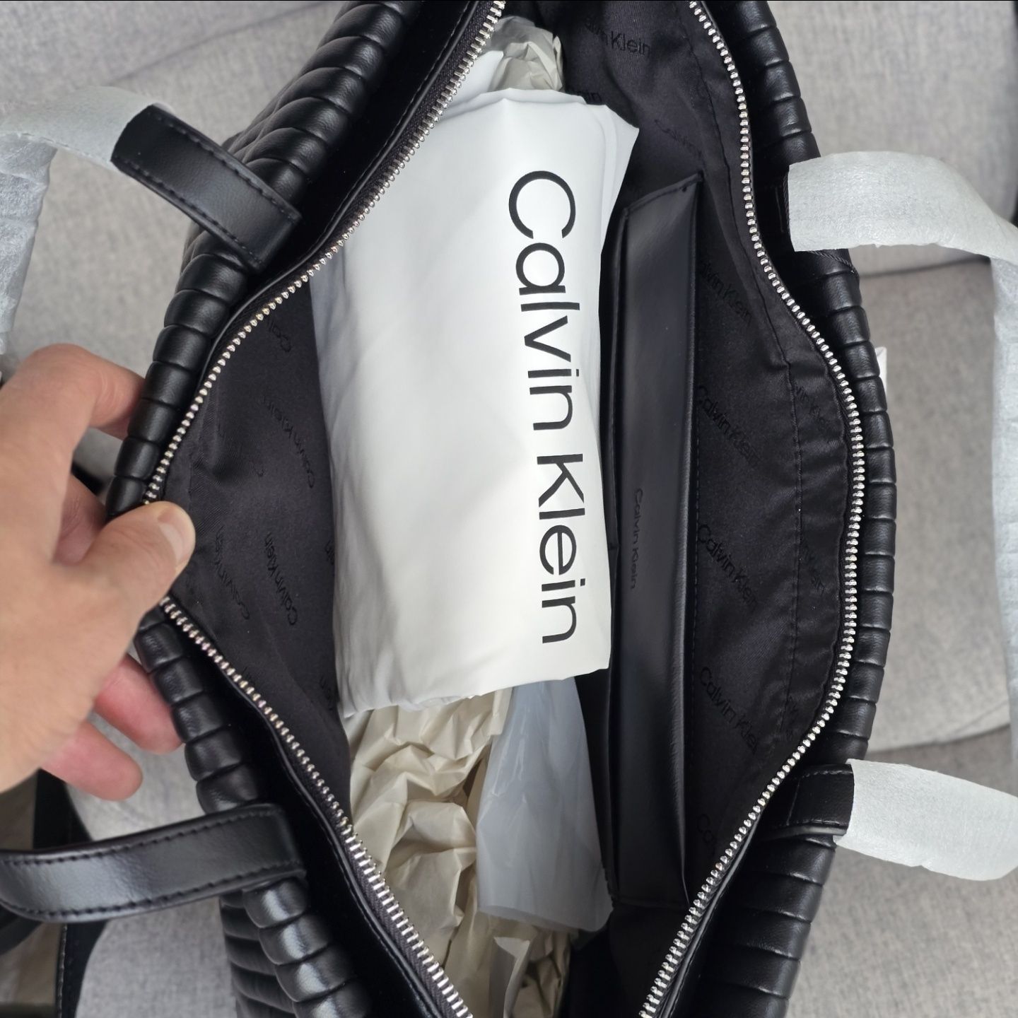 Жіноча сумка Calvin Klein