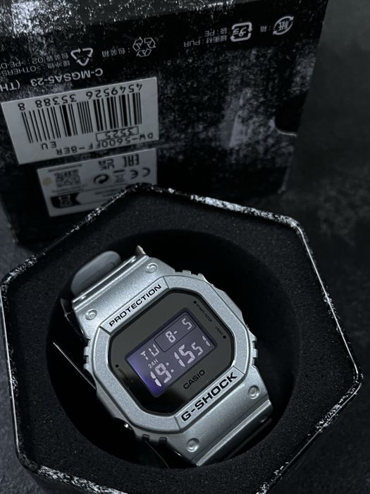 G-SHOCK DW-5600FF-8ER оригінал