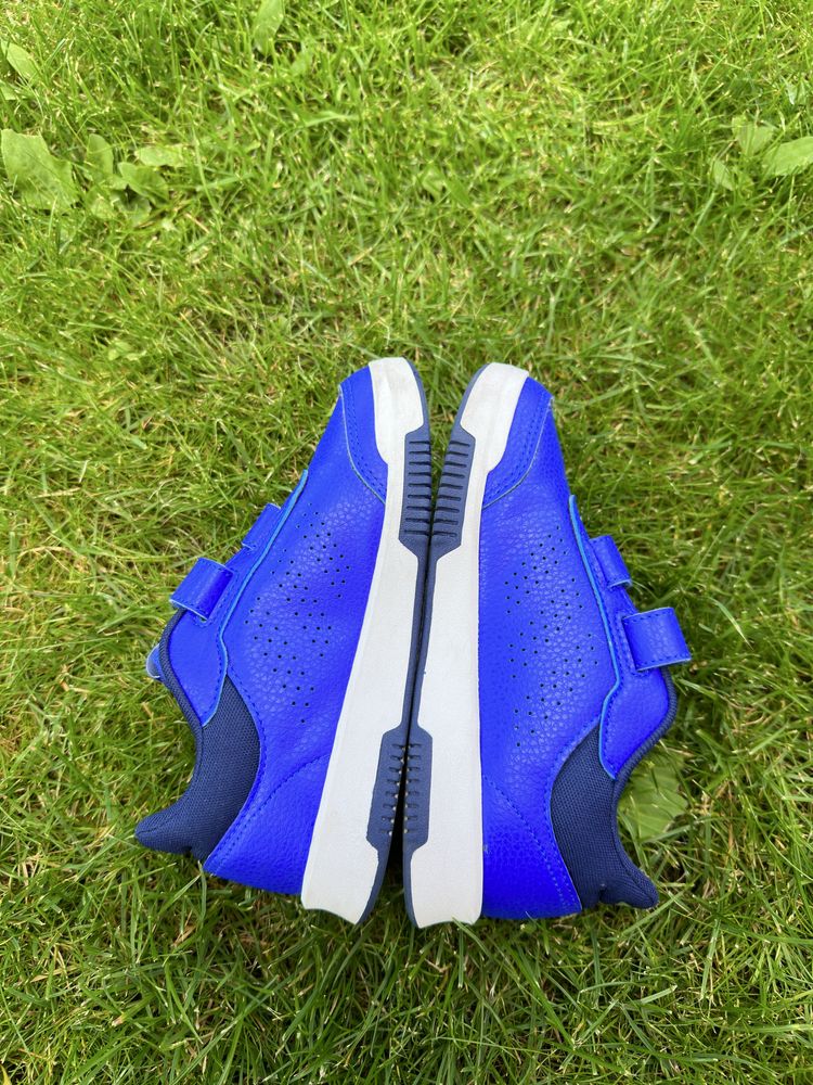 Продам кросовкі Adidas оригінал 33р.