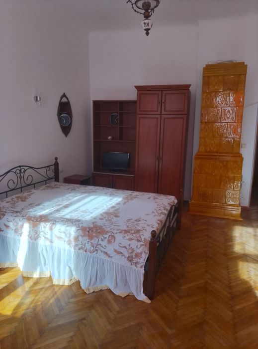 Оренда 2 кімнатної квартири в центрі. Площа Ринок