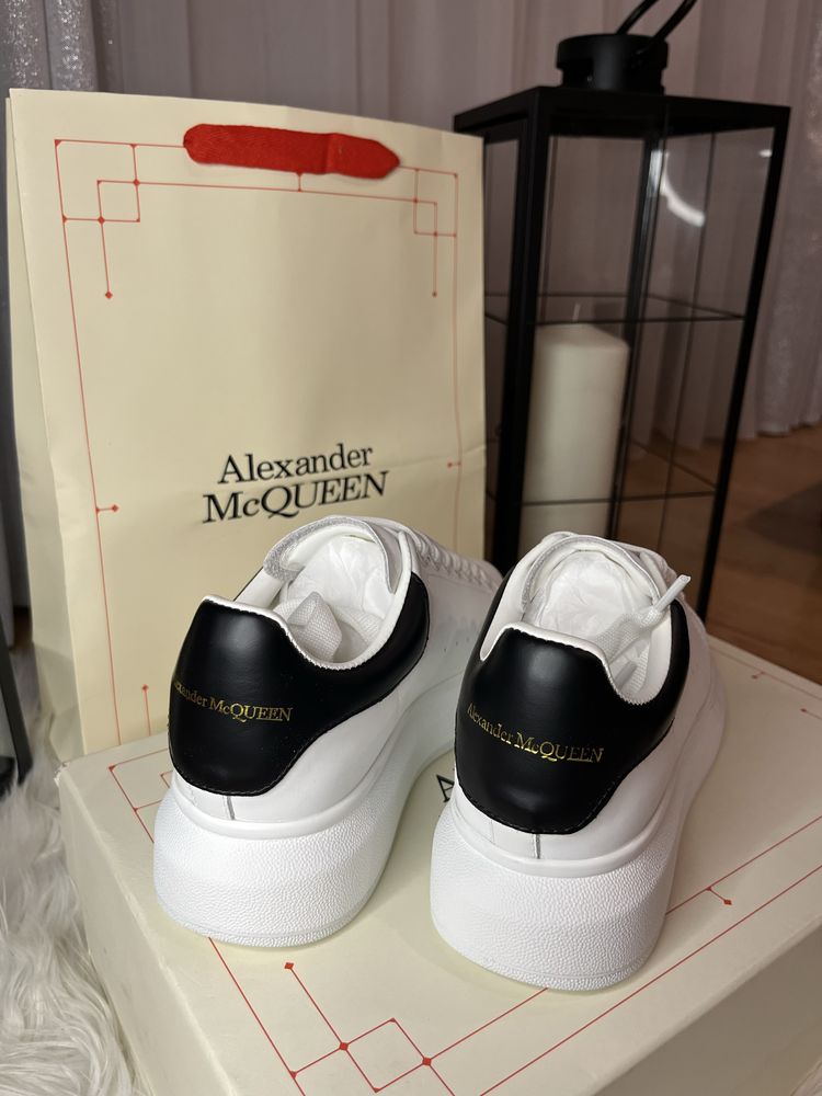 Nowe sneakersy Alexander McQueen