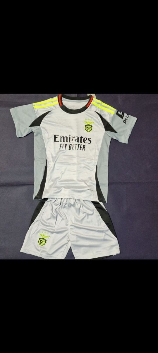 Promoção...Benfica.. Porto... Camisolas e conjuntos de criança..
