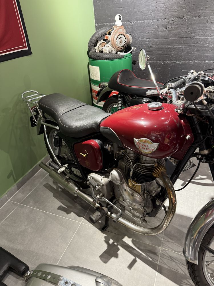 BSA B40 Royal Enfield 350 Bullet