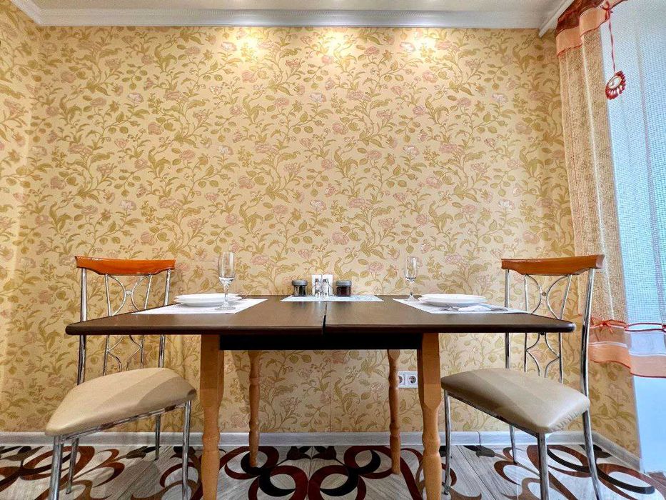 ApartPoltava 2ОКРЕМІ кімн,КУТОВА ванна,ЦЕНТР, СВІТЛО завжди КВЕДИ.5510