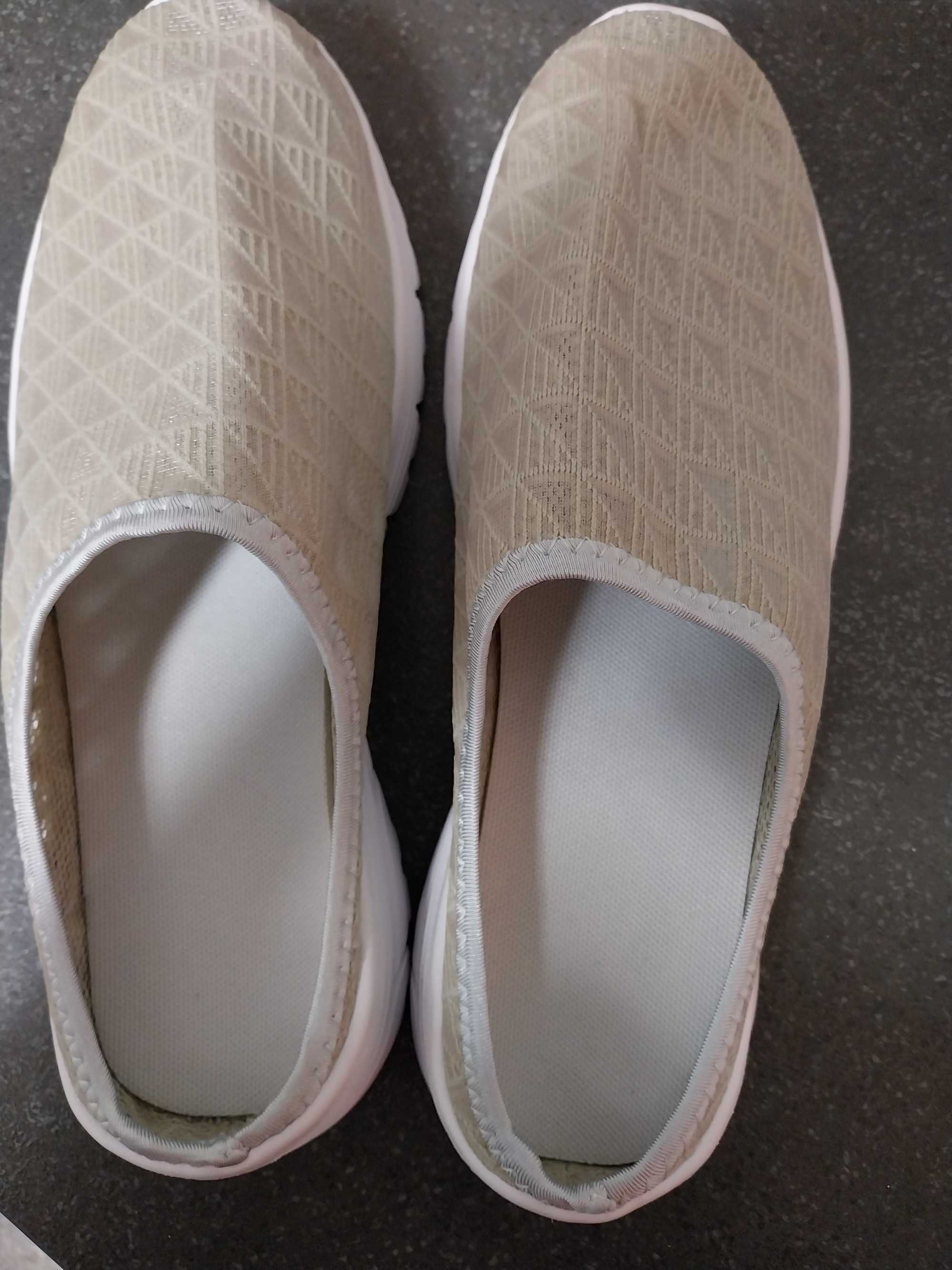 Lekkie klapki w stylu sneakersów