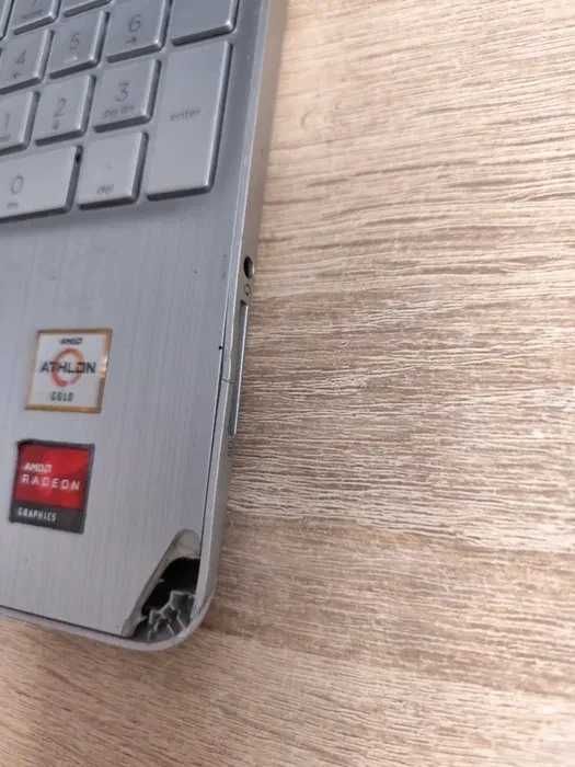 Laptop HP windows 11 srebrny