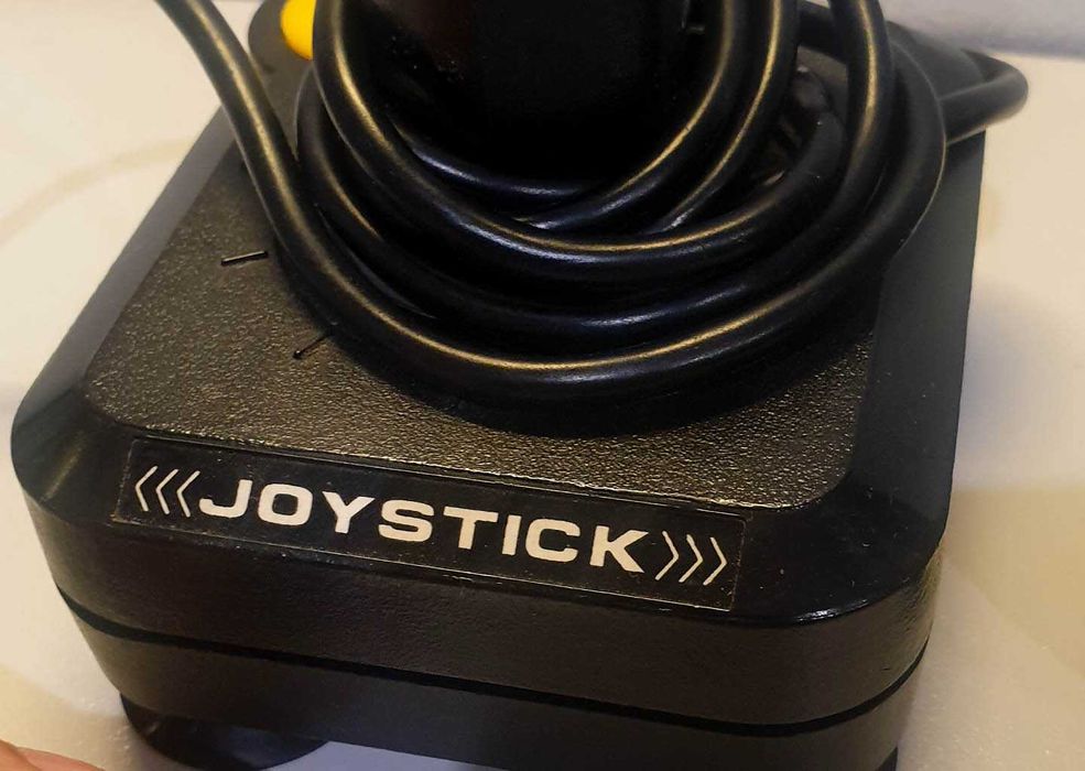 2 x Joysticki Amiga Commodore ? stan nieznany