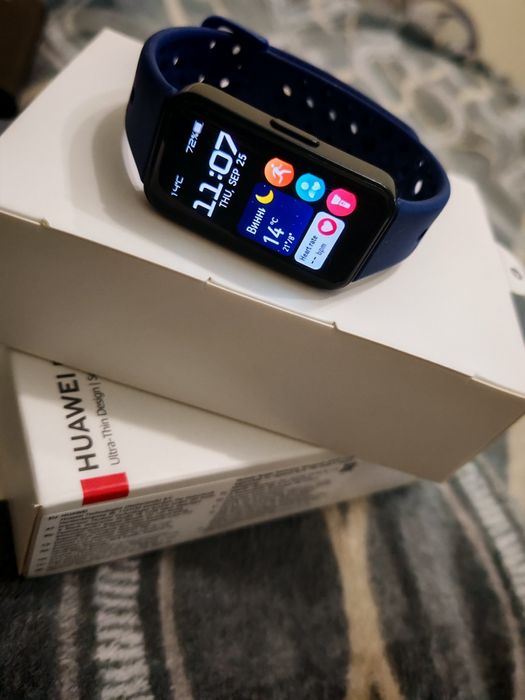 Huawei band 8 смарт годинник