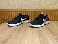 Продам Nike Revolution 4