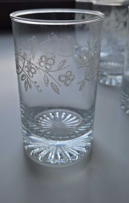 Zestaw 12 szklanek ozdobnych