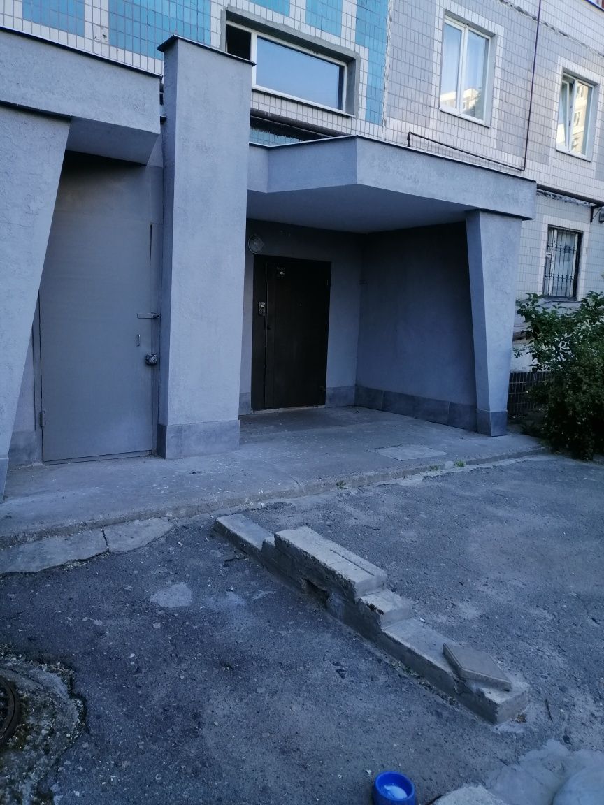 Продам 3 ком. квартиру. Каменское. Левый берег. 2 этаж. ОСББ.