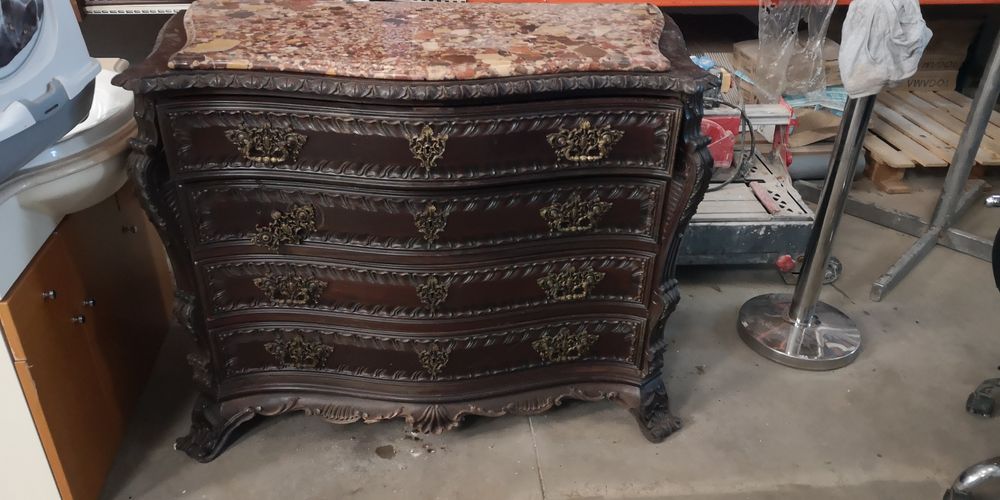 Cómoda estilo D. João