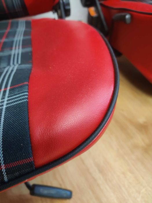 Golf 2 fotele plus kanapa, czerwona skóra plus kratka GTI