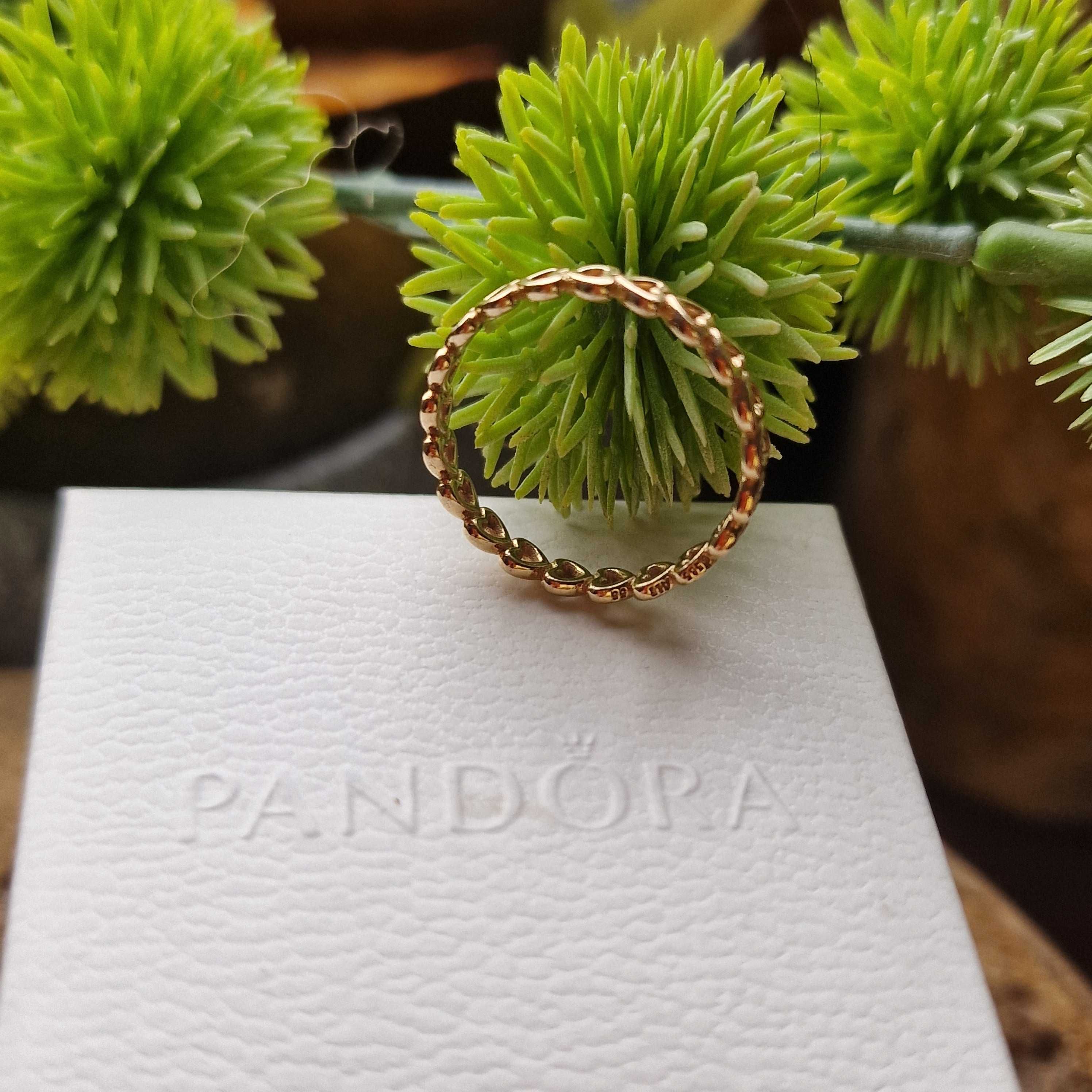 Pandora pierscionek serduszko złoto 585