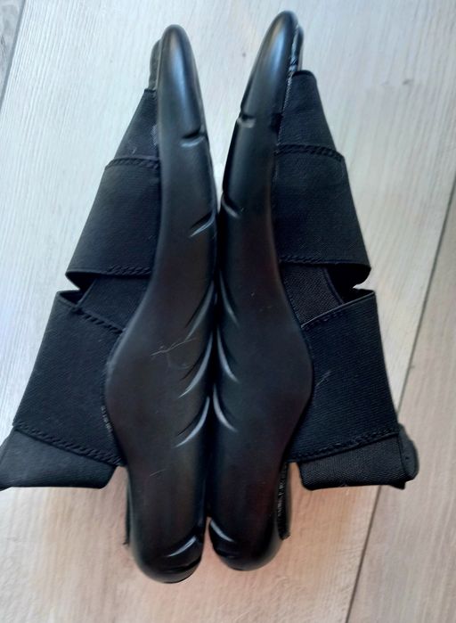 Босоніжки жіночі