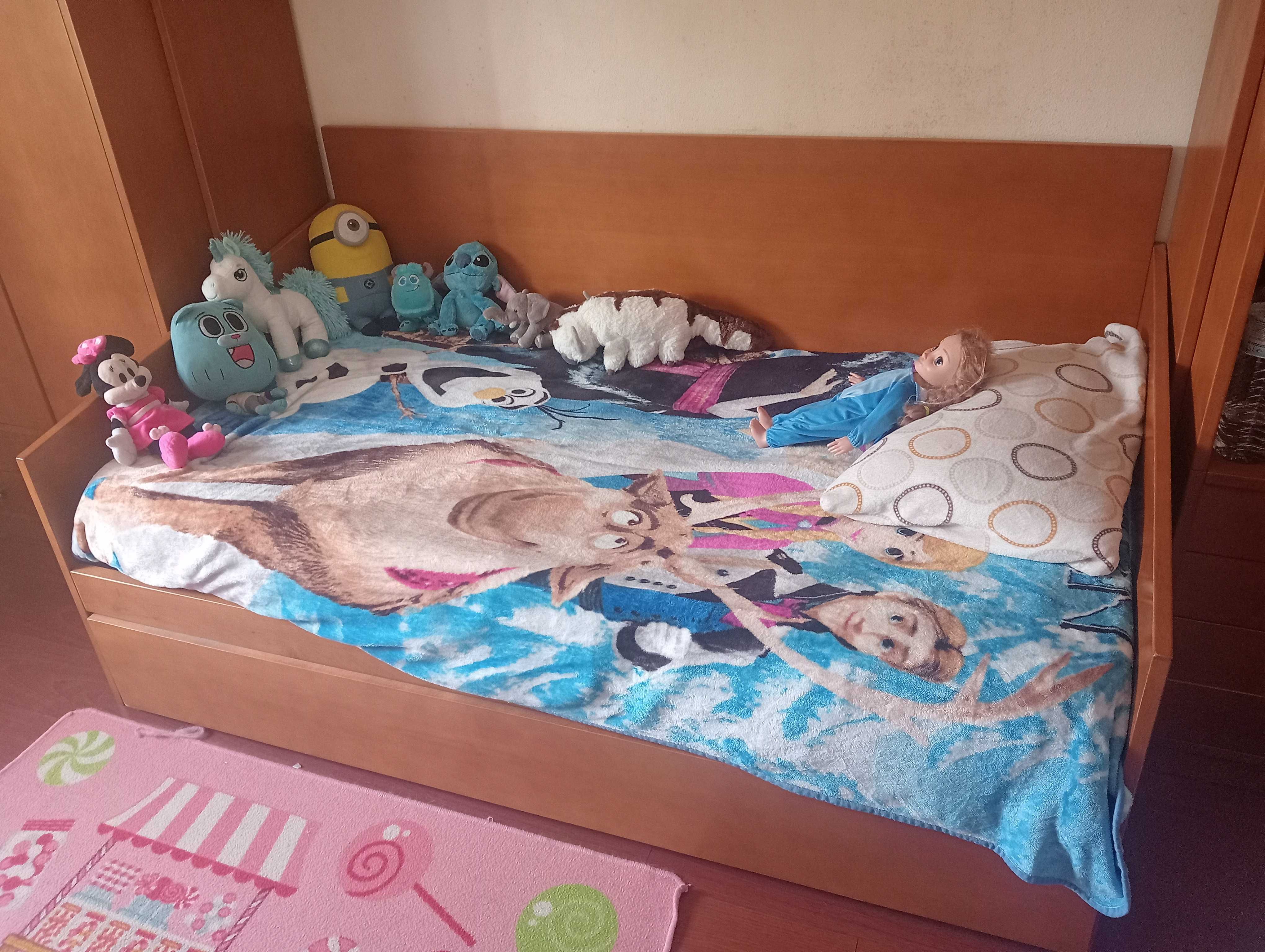 Quarto de criança com 2 camas
