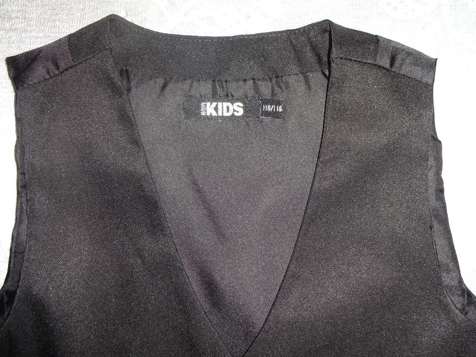 EUROPE KIDS elegancka czarna chłopięca kamizelka OKAZJA 110-116 cm